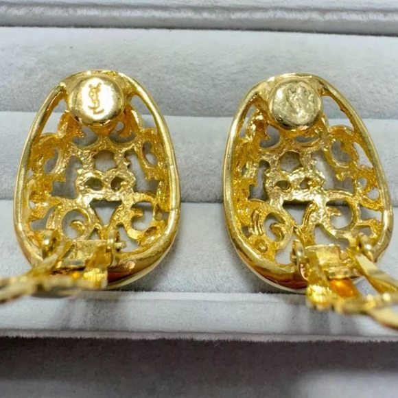Yves Saint Laurent Vintage Gold Clip-on Earrings - Picture 10 of 14